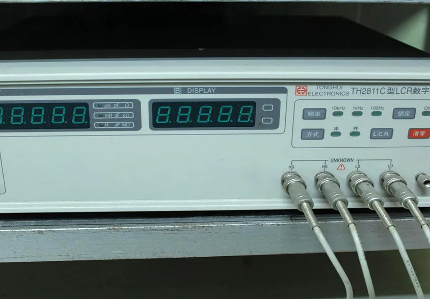 04-LCR-Meter-03